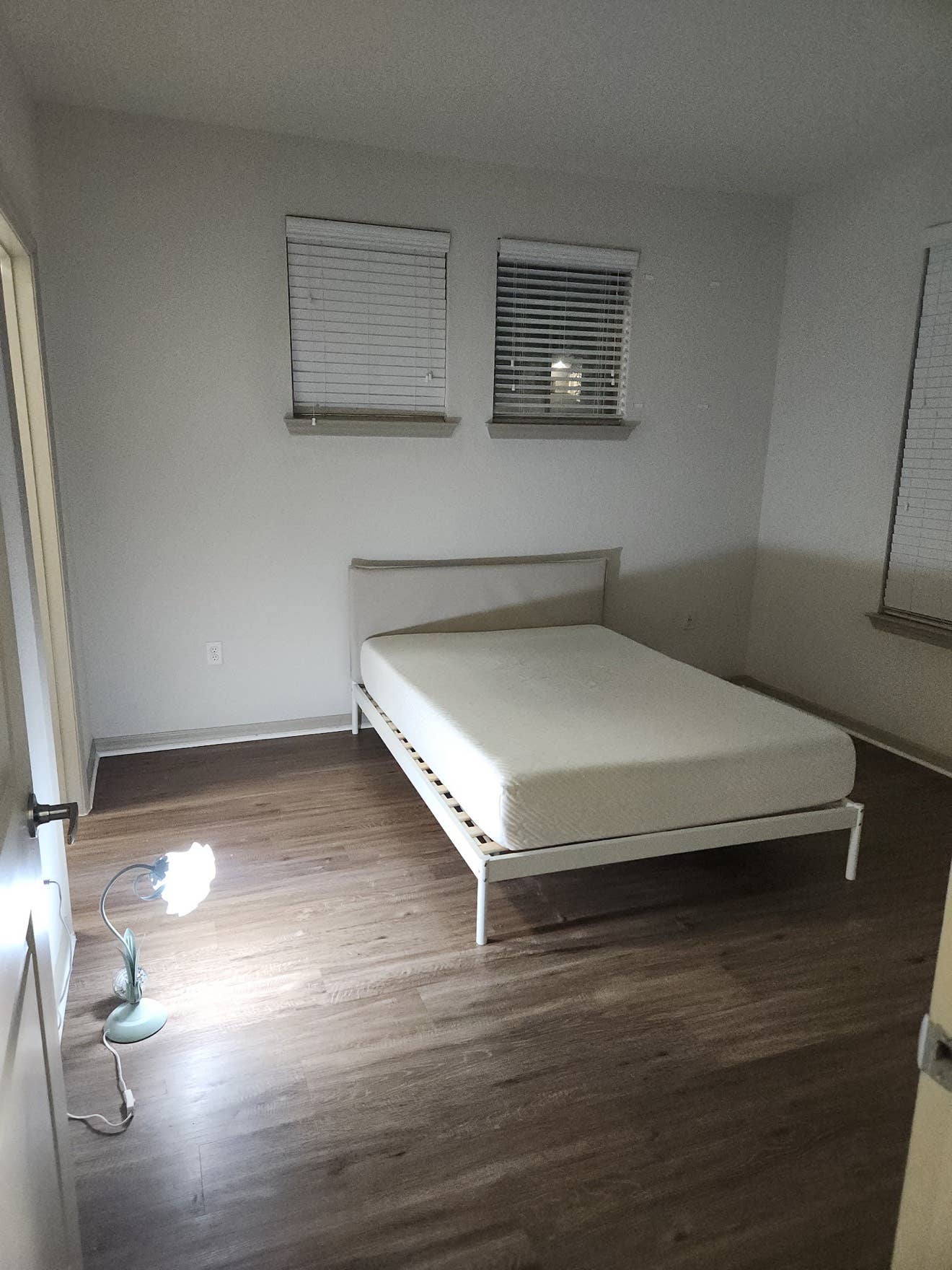 Roommate Urgent!!