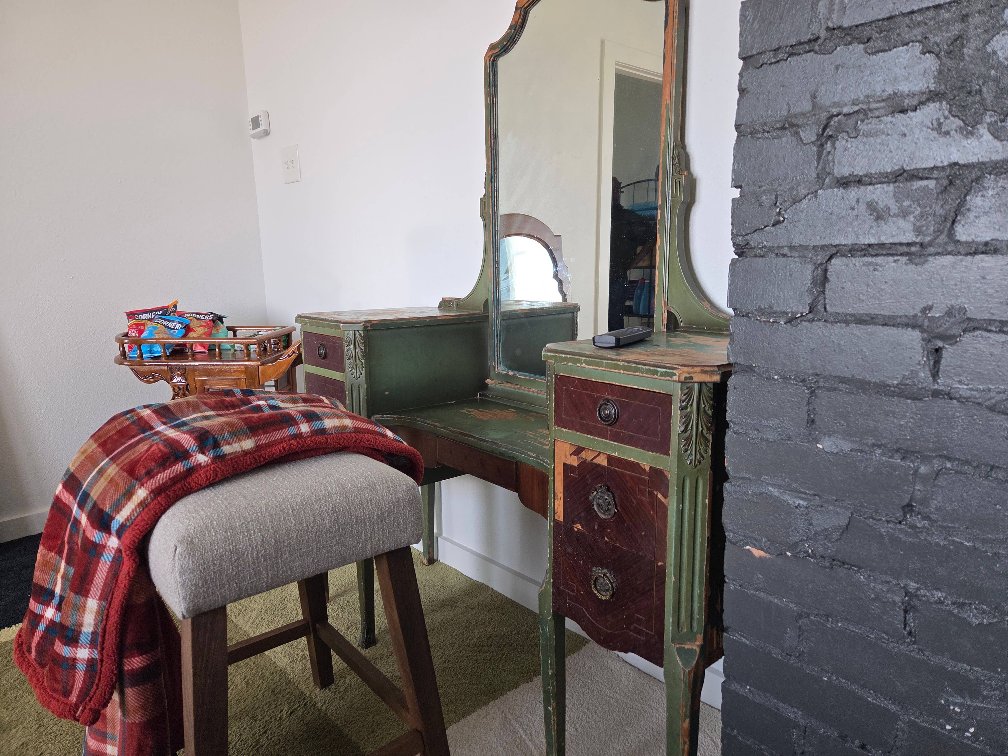 Furnished Room - Utilities Included