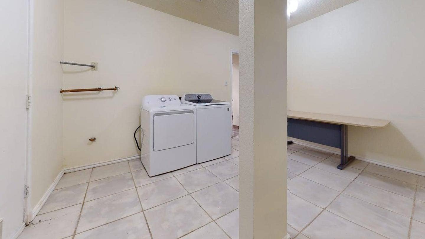 1 BR in Arlington