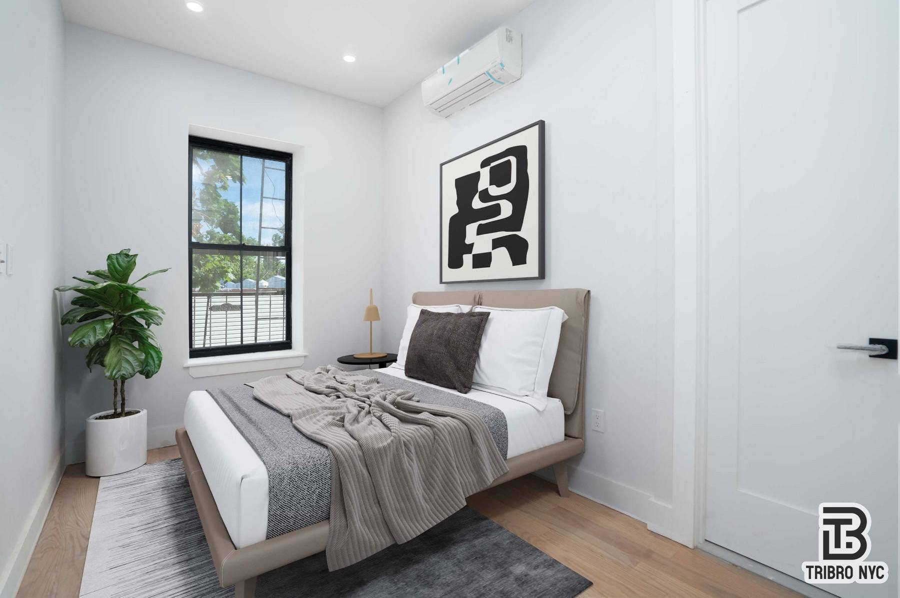 Spacious Brooklyn Room w/ Backyard!