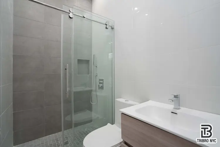 Spacious Brooklyn Room w/ Backyard!