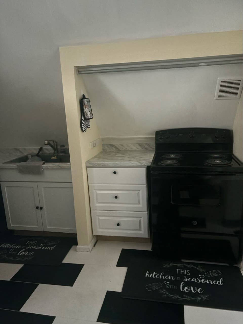Furnished Room with utilities inc