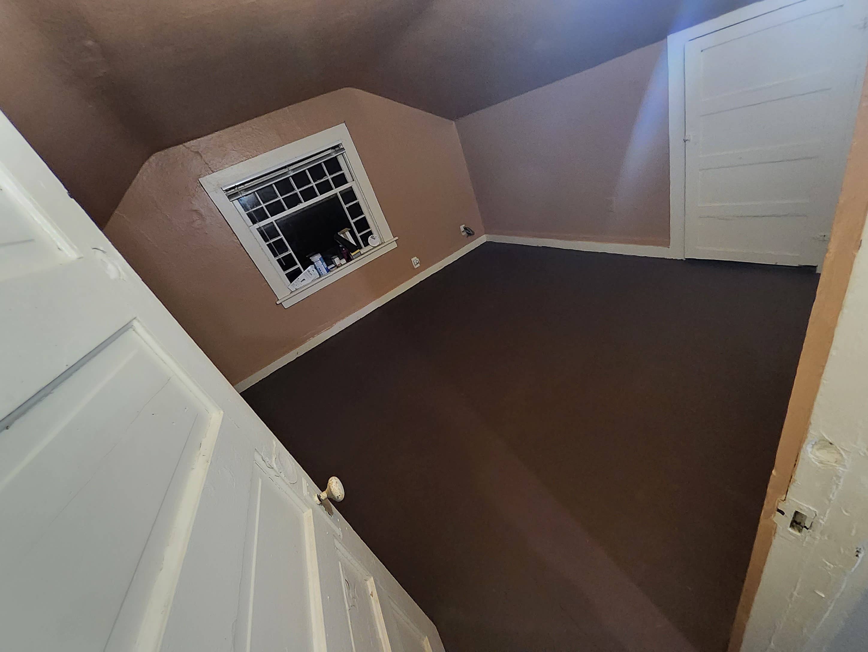 3 rooms upstairs