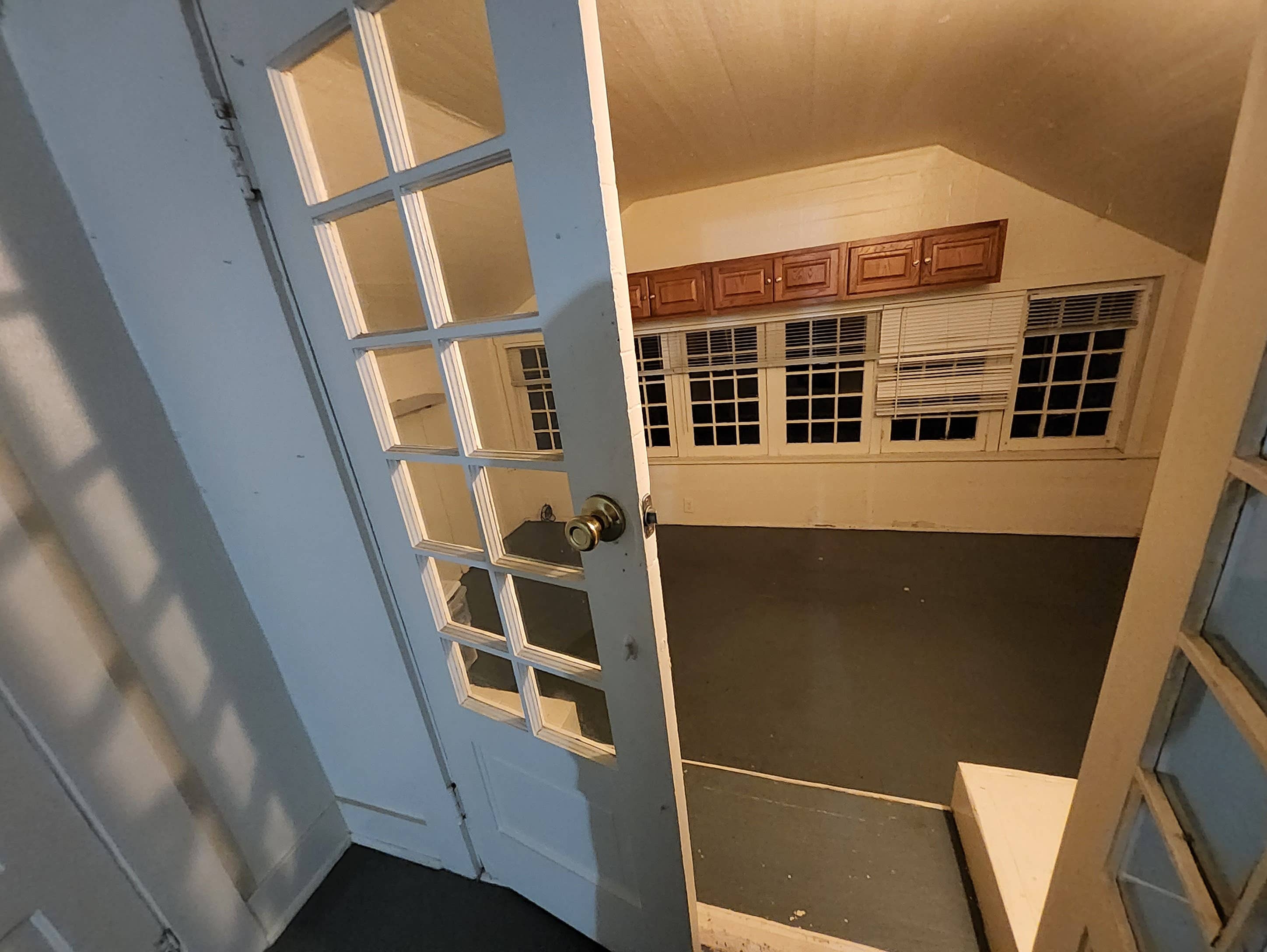 3 rooms upstairs