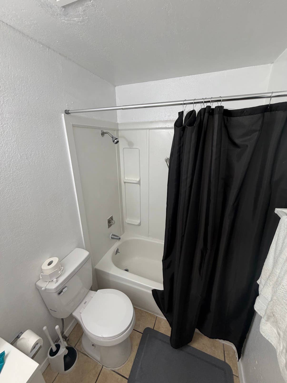 Room in Manitou area | South Tacoma