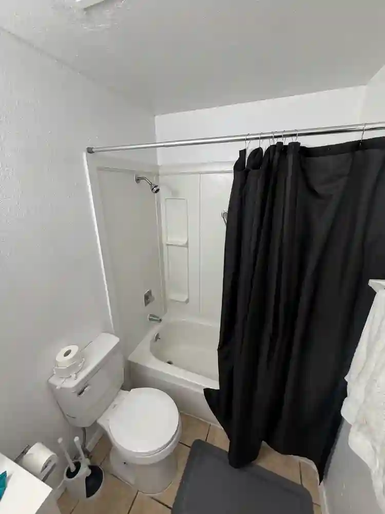 Room in Manitou area | South Tacoma