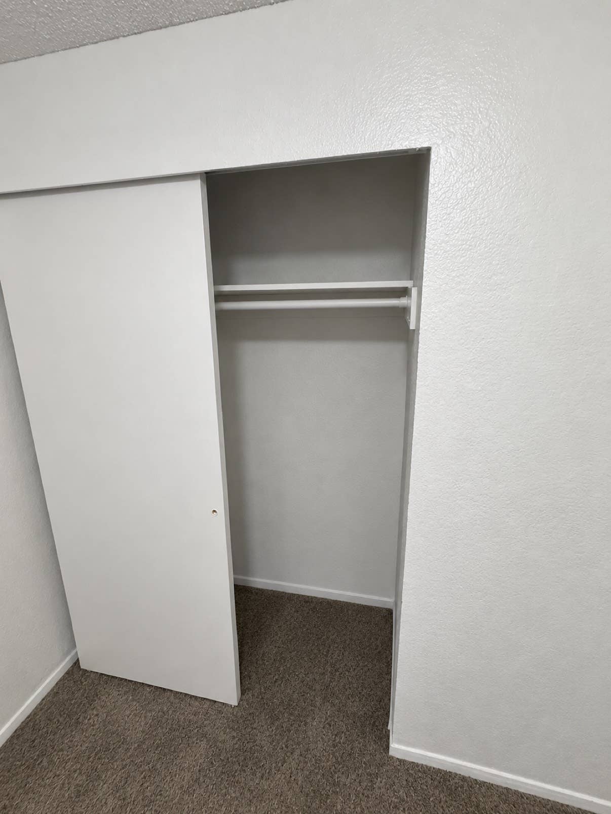 Room in Manitou area | South Tacoma