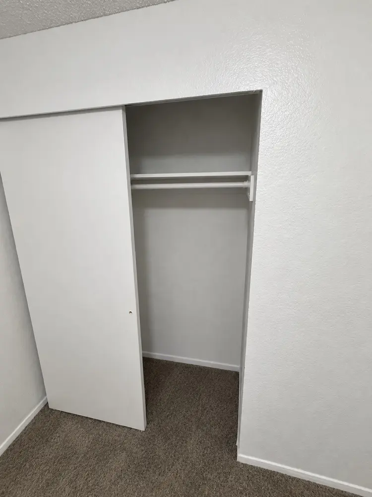 Room in Manitou area | South Tacoma