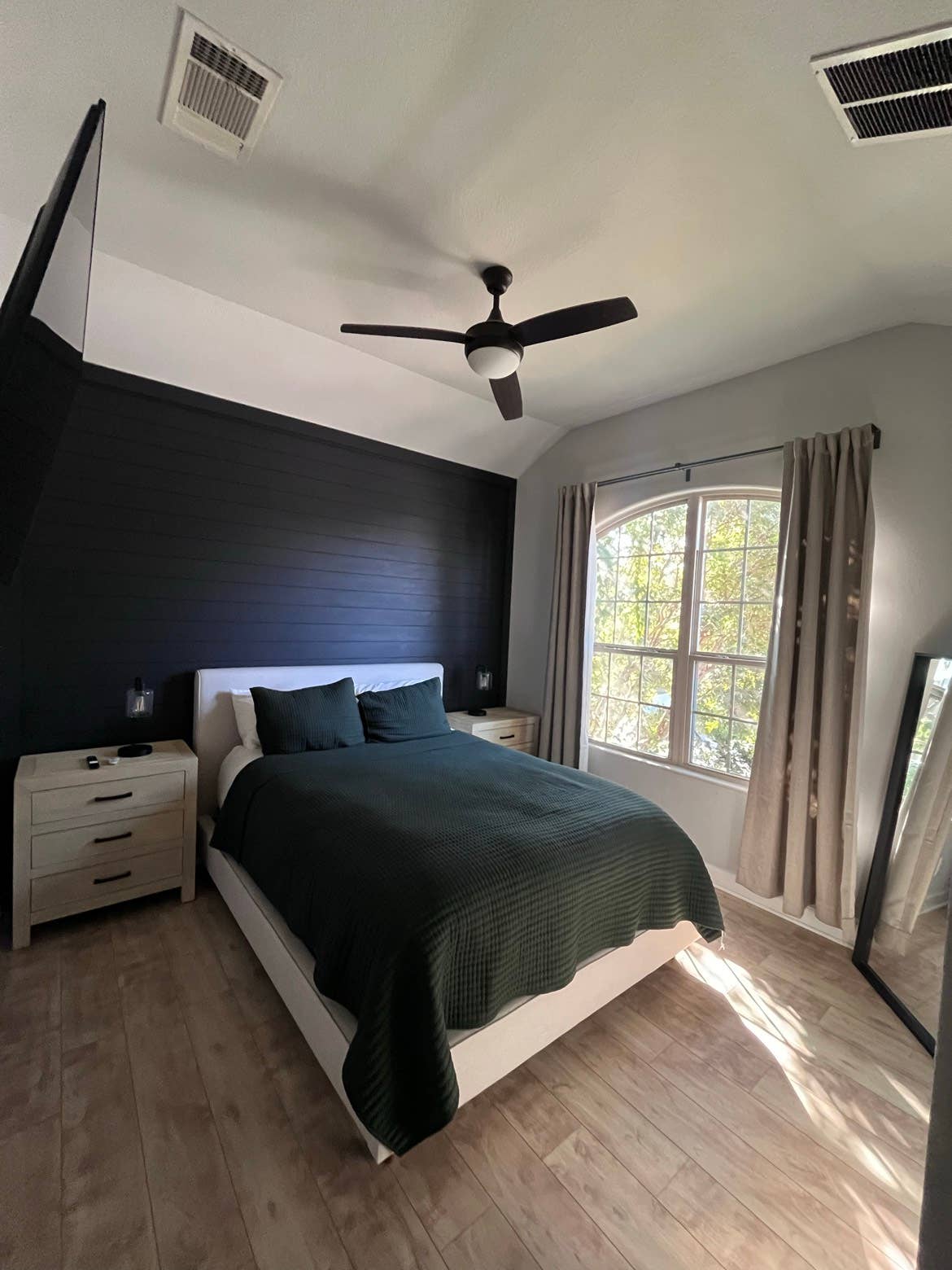 Cozy private bedroom & bathroom