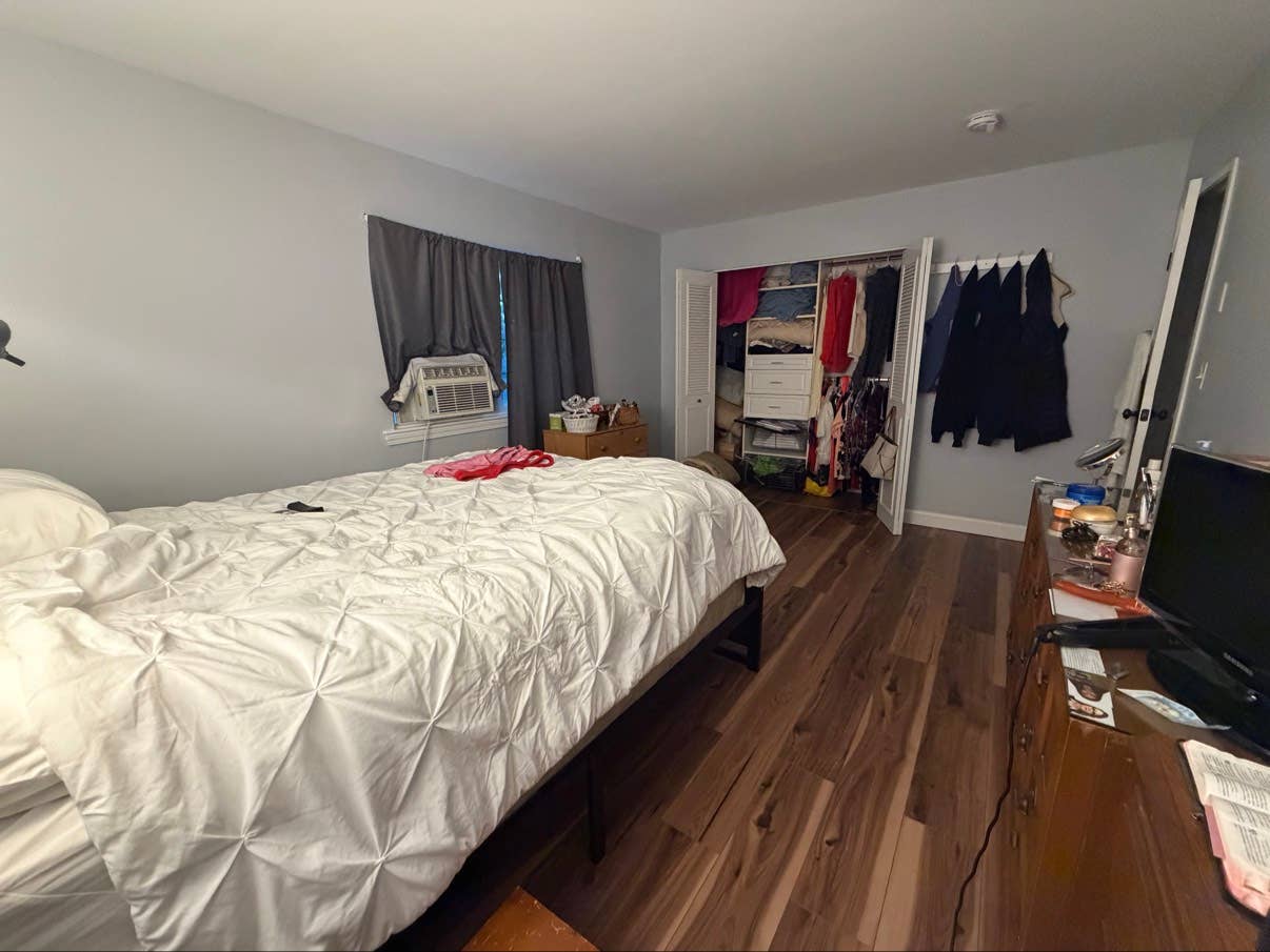 Room for rent 2 bedroom apartment