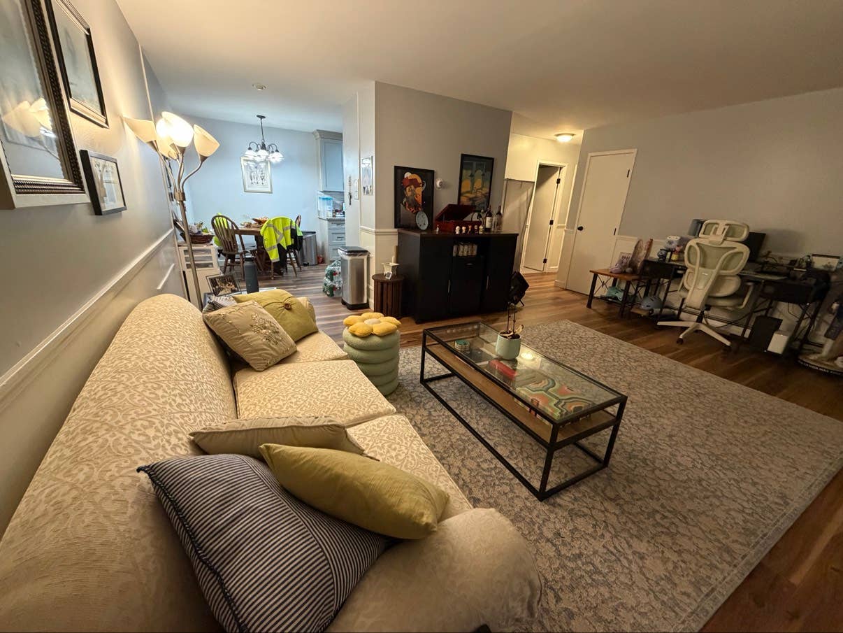 Room for rent 2 bedroom apartment