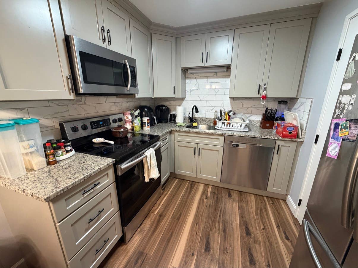 Room for rent 2 bedroom apartment