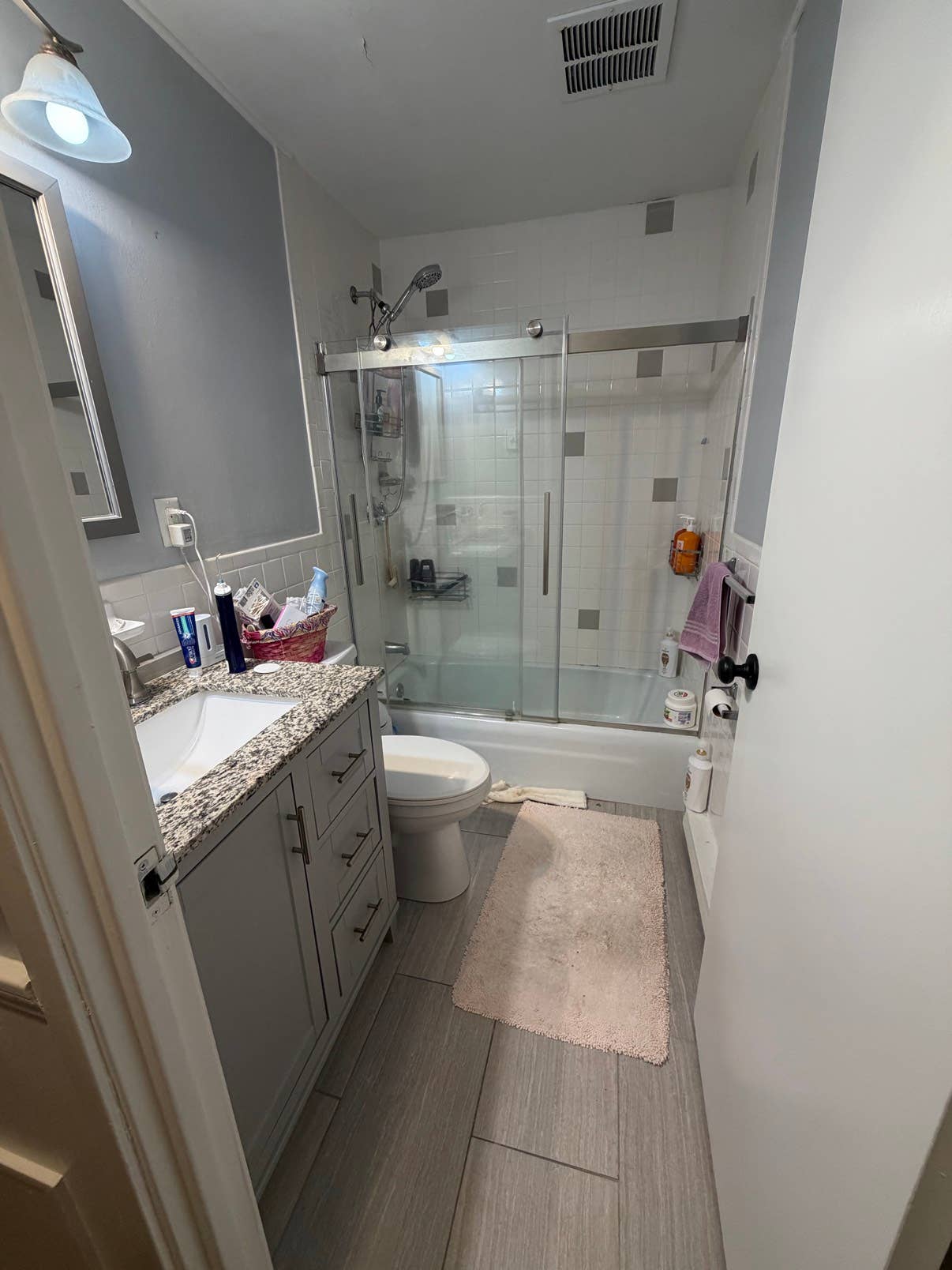 Room for rent 2 bedroom apartment