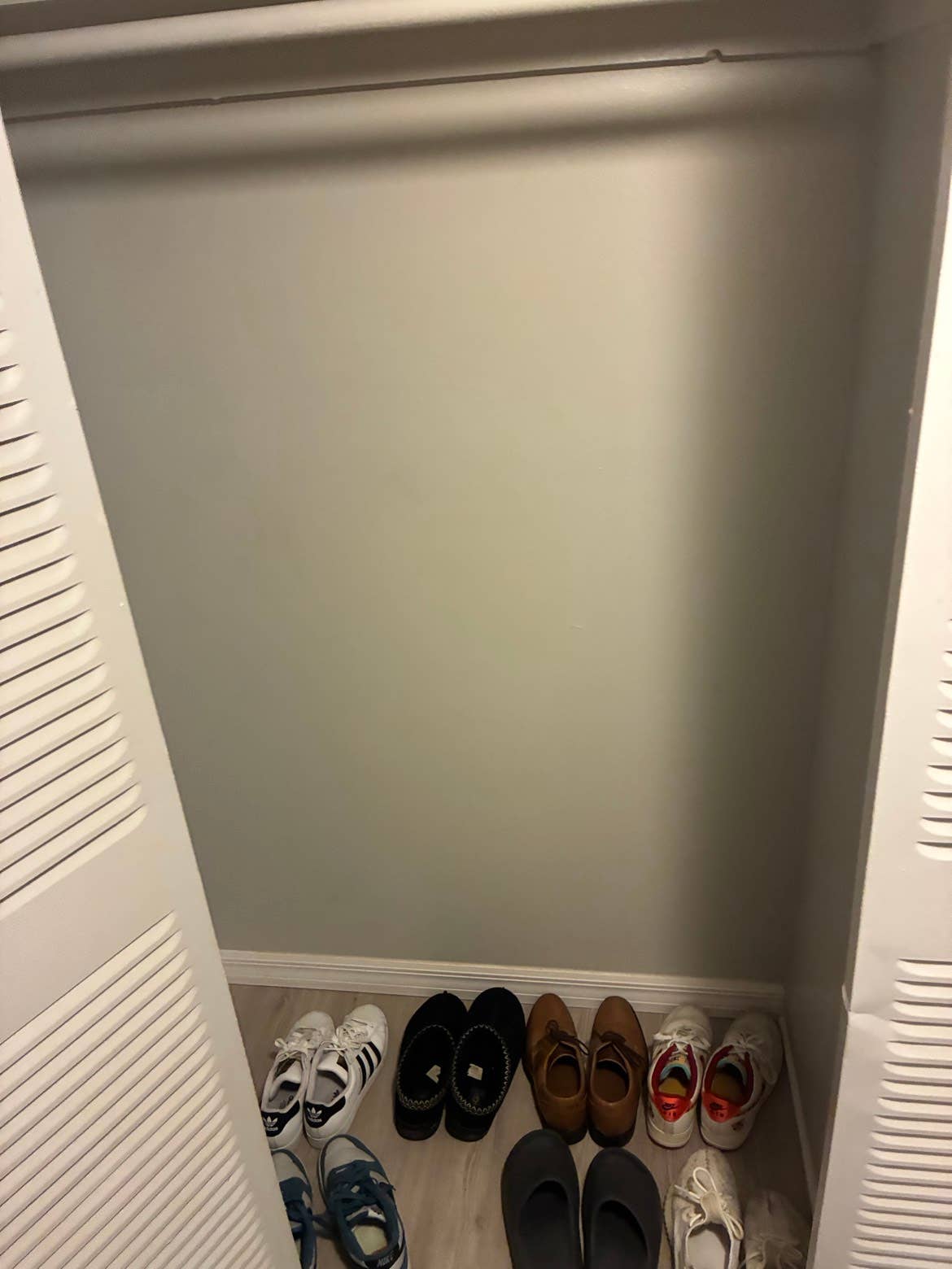 1B1B apartment available