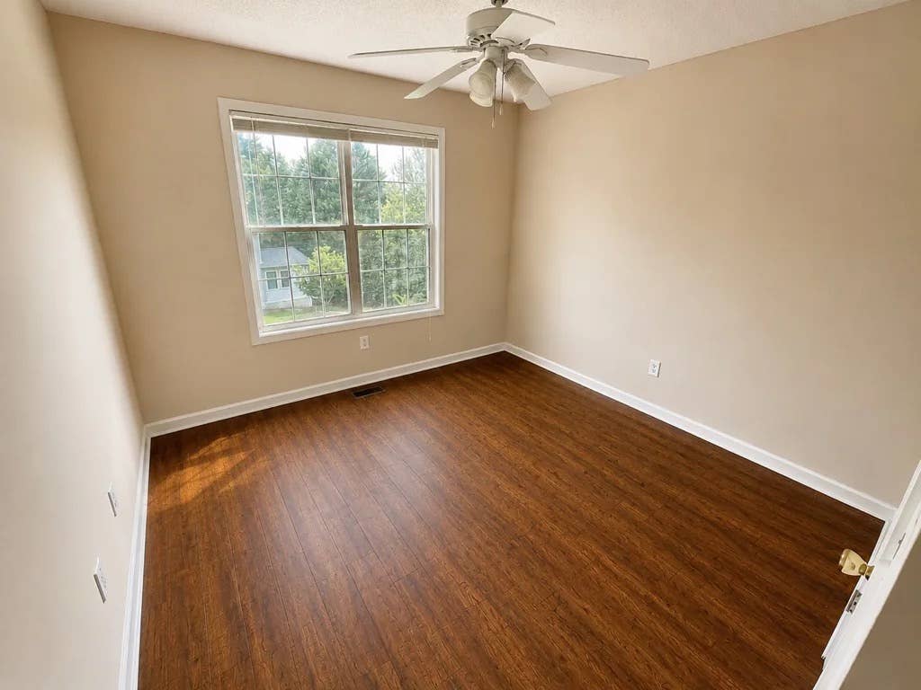 Woodstock sharedbath rooms, $800