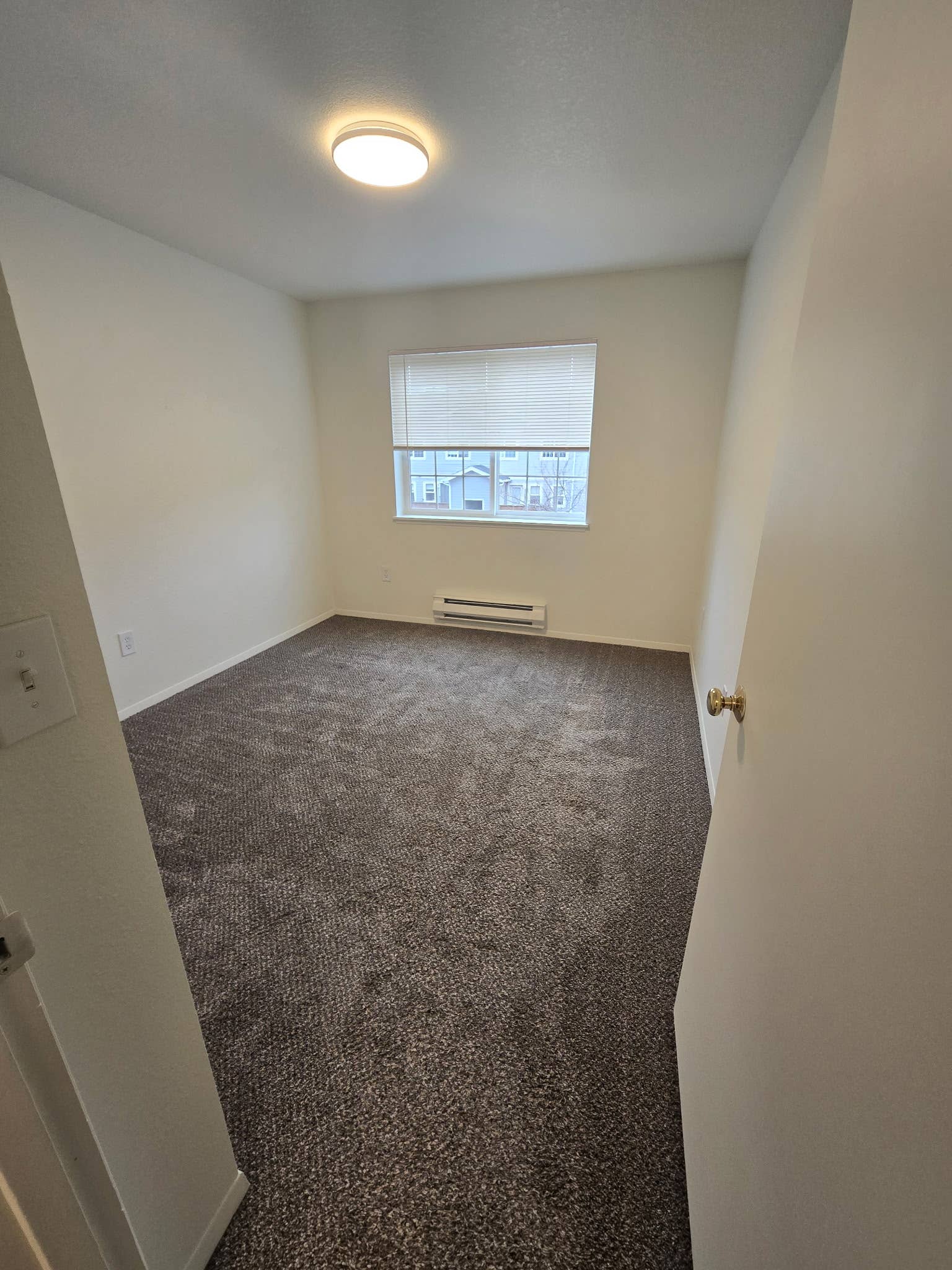 URGENT Private room in Vancouver WA