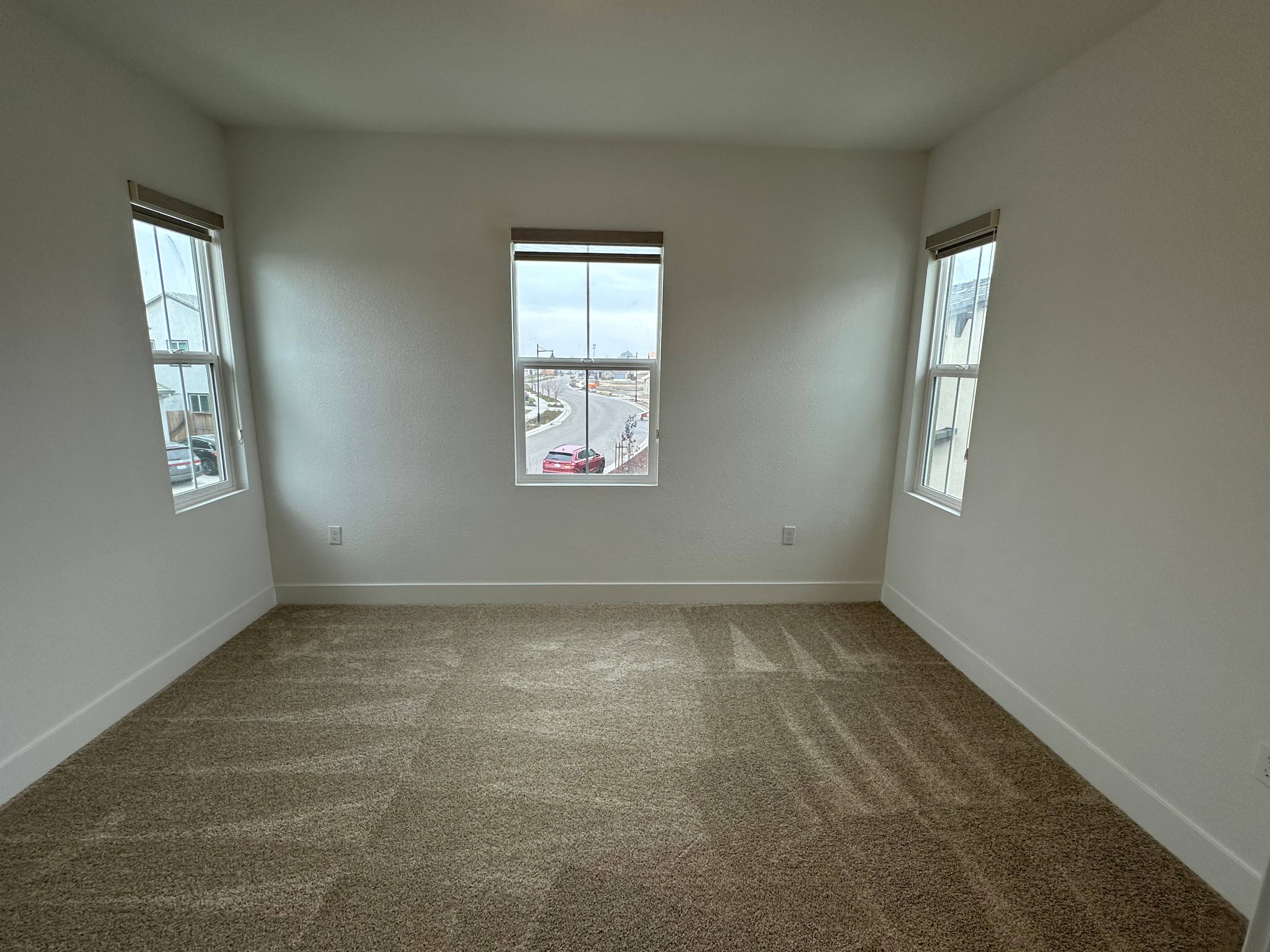 Single room available for rent