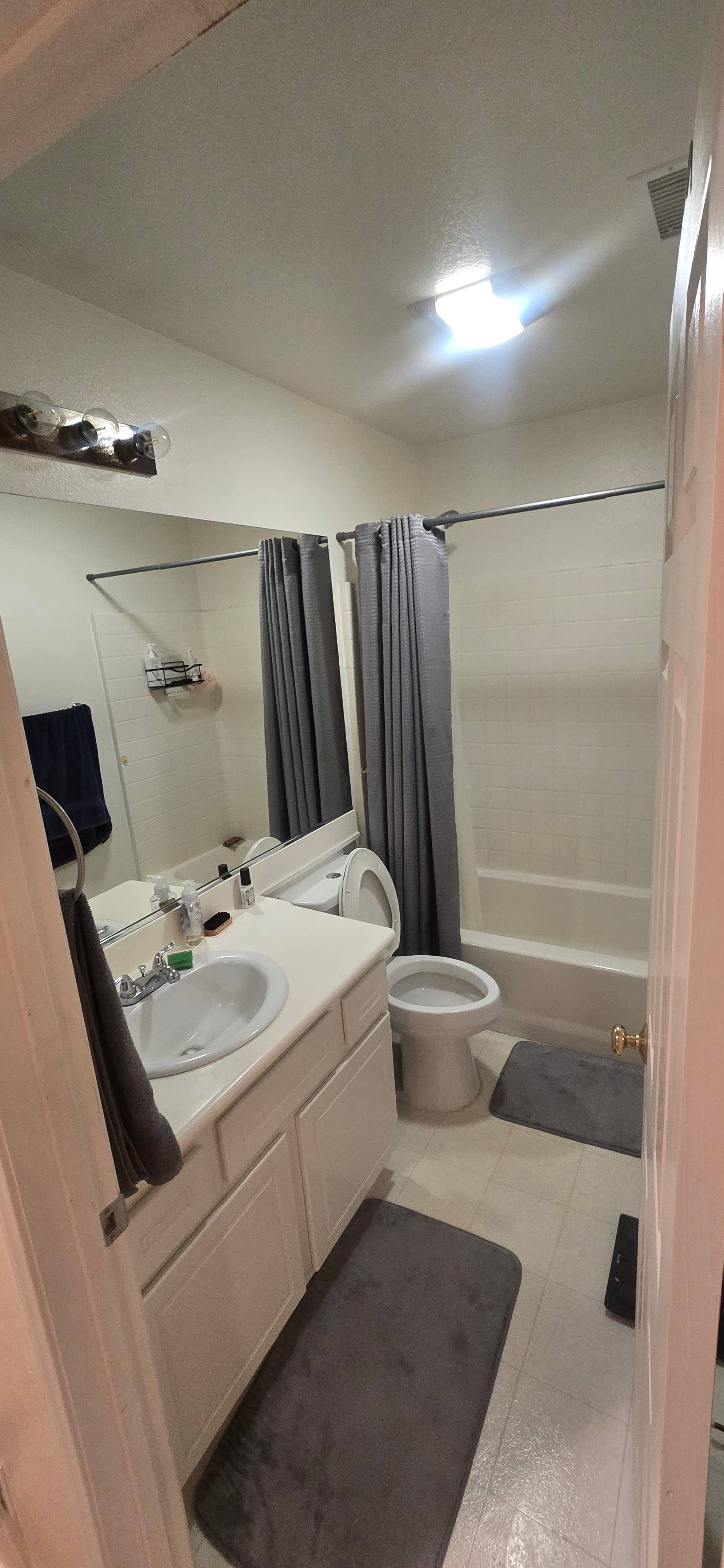 $1100 utilities included