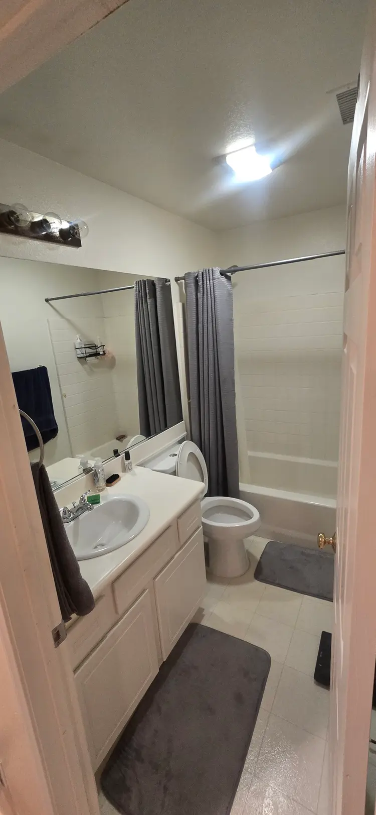 $1100 utilities included
