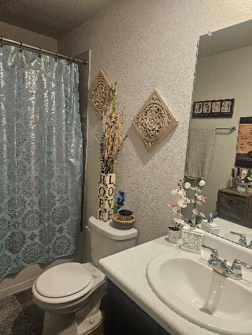 Cozy room looking for a renter 800