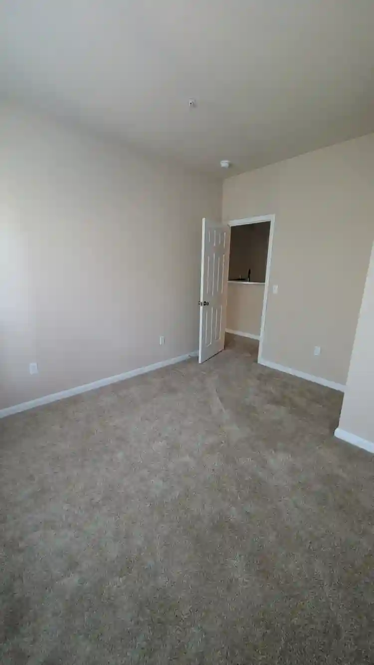 Unfurnished private room HERMITAGE