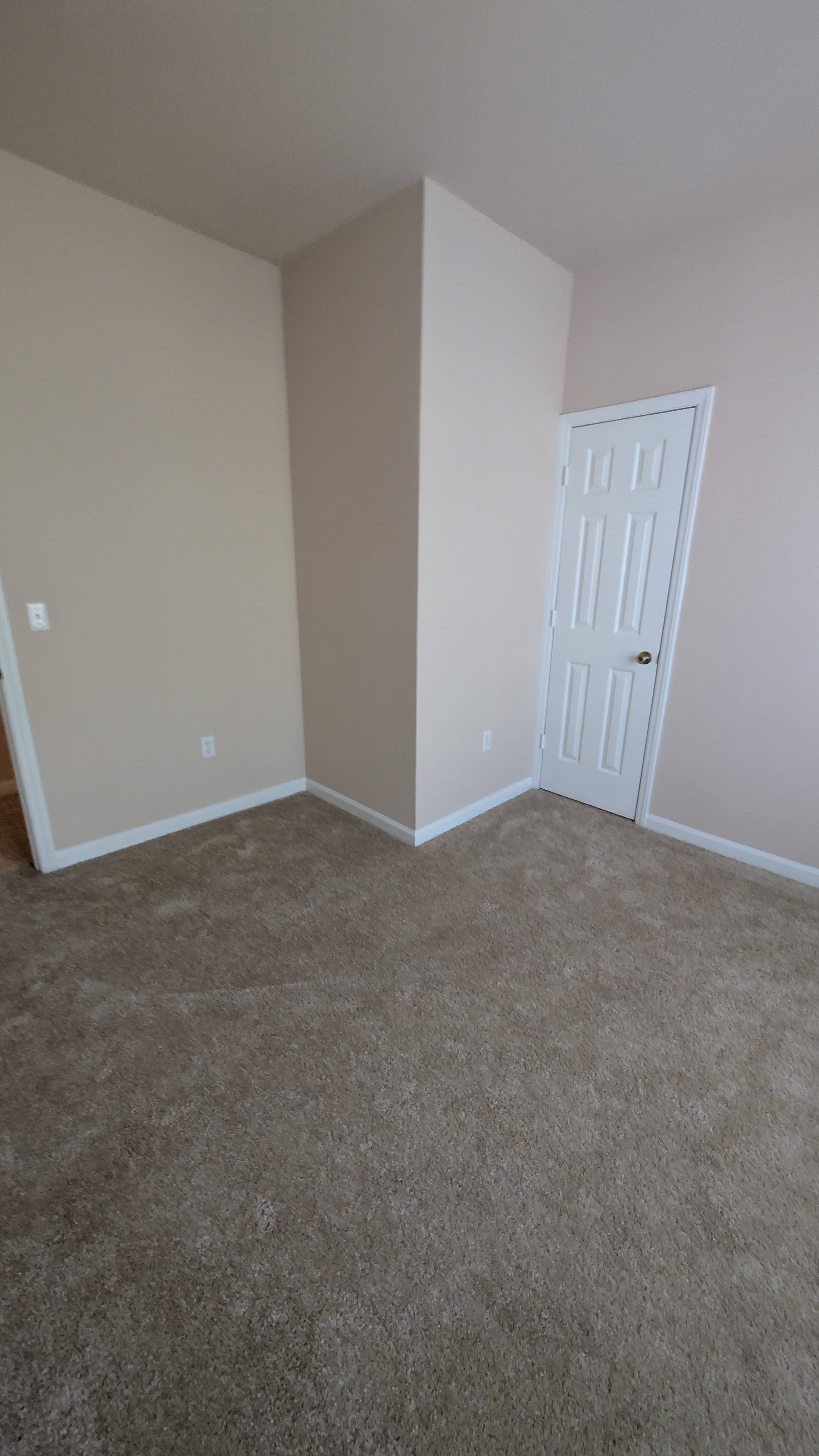 Unfurnished private room HERMITAGE