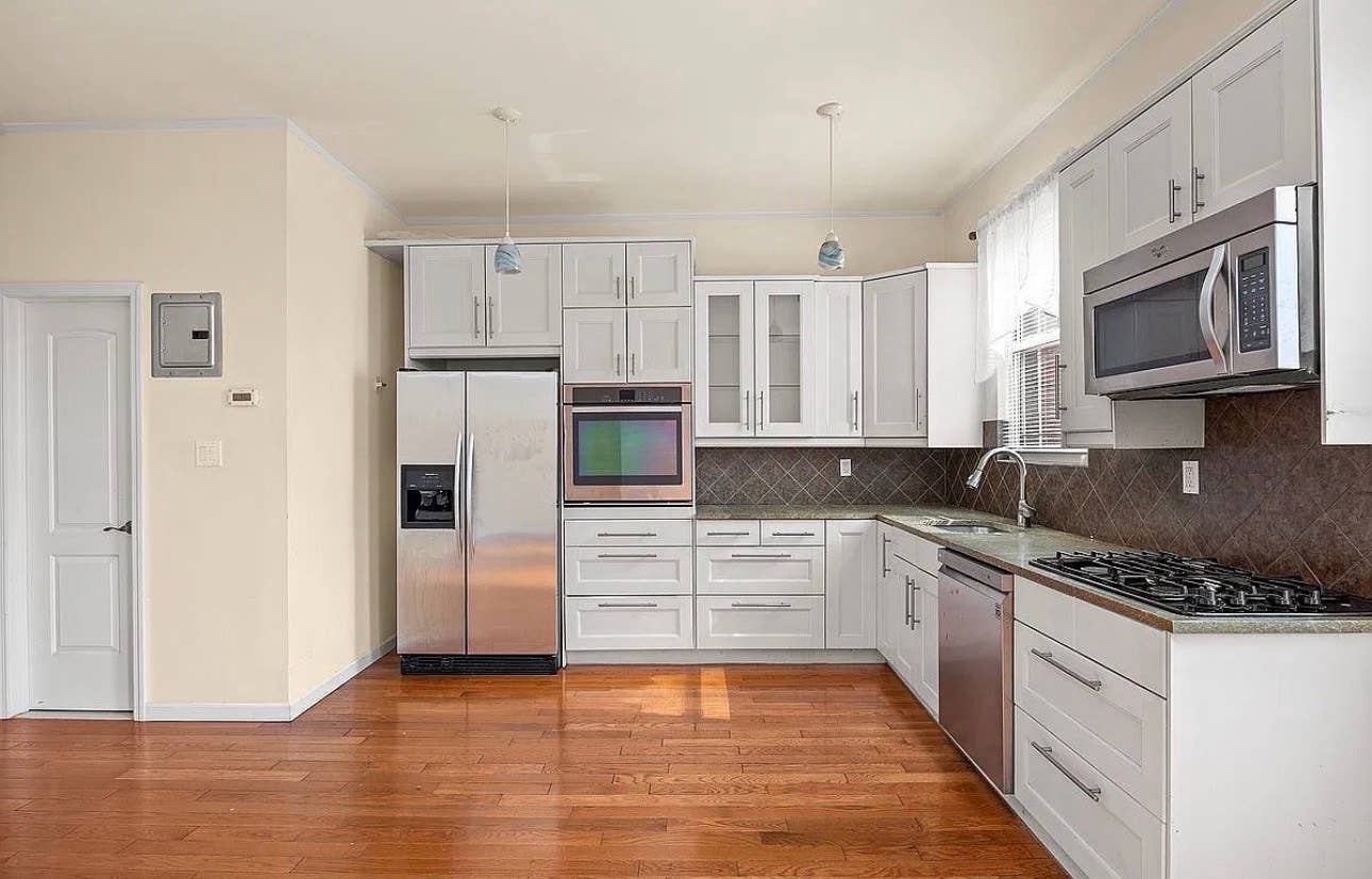 Spacious 4 Bedroom Apartment