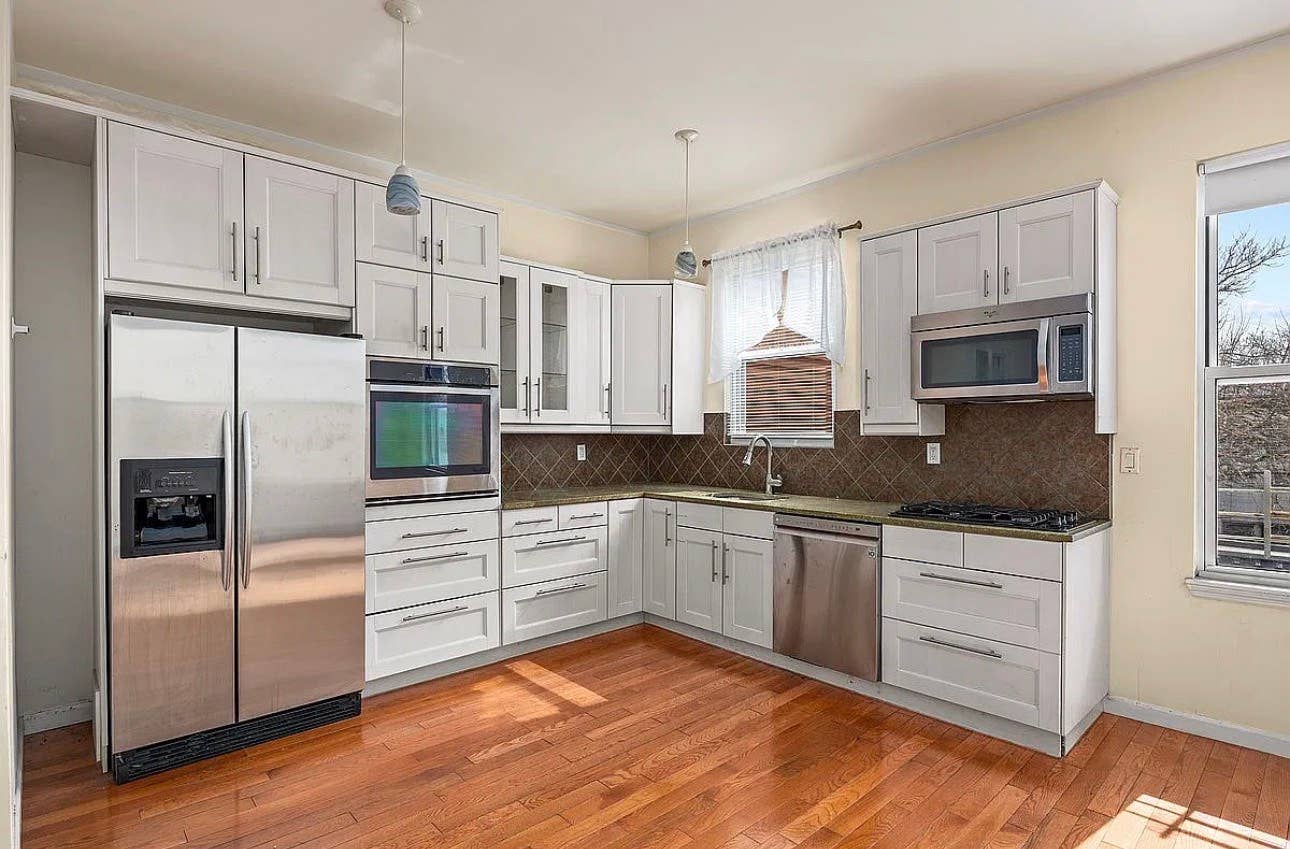 Spacious 4 Bedroom Apartment