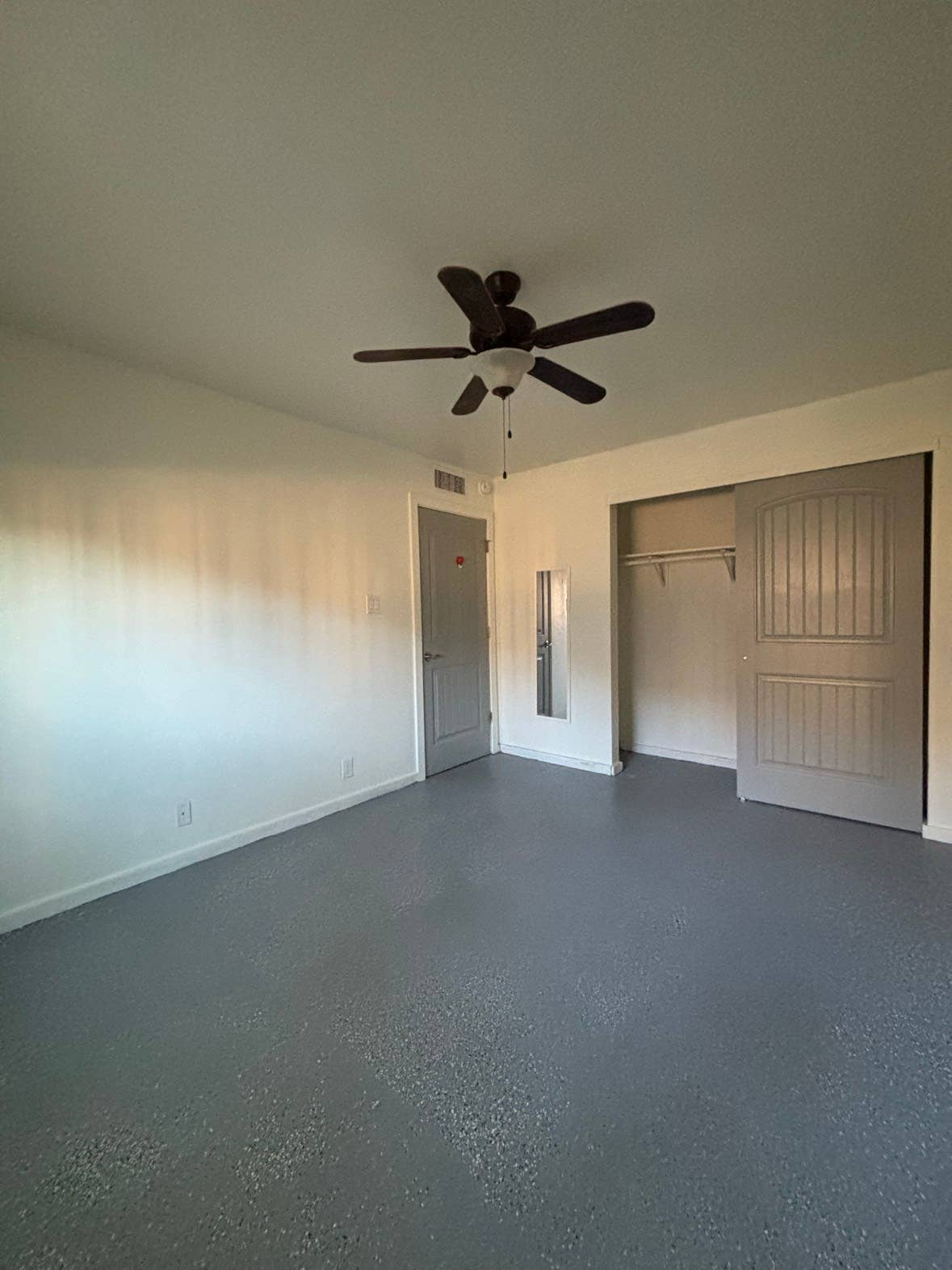Master bedroom for rent