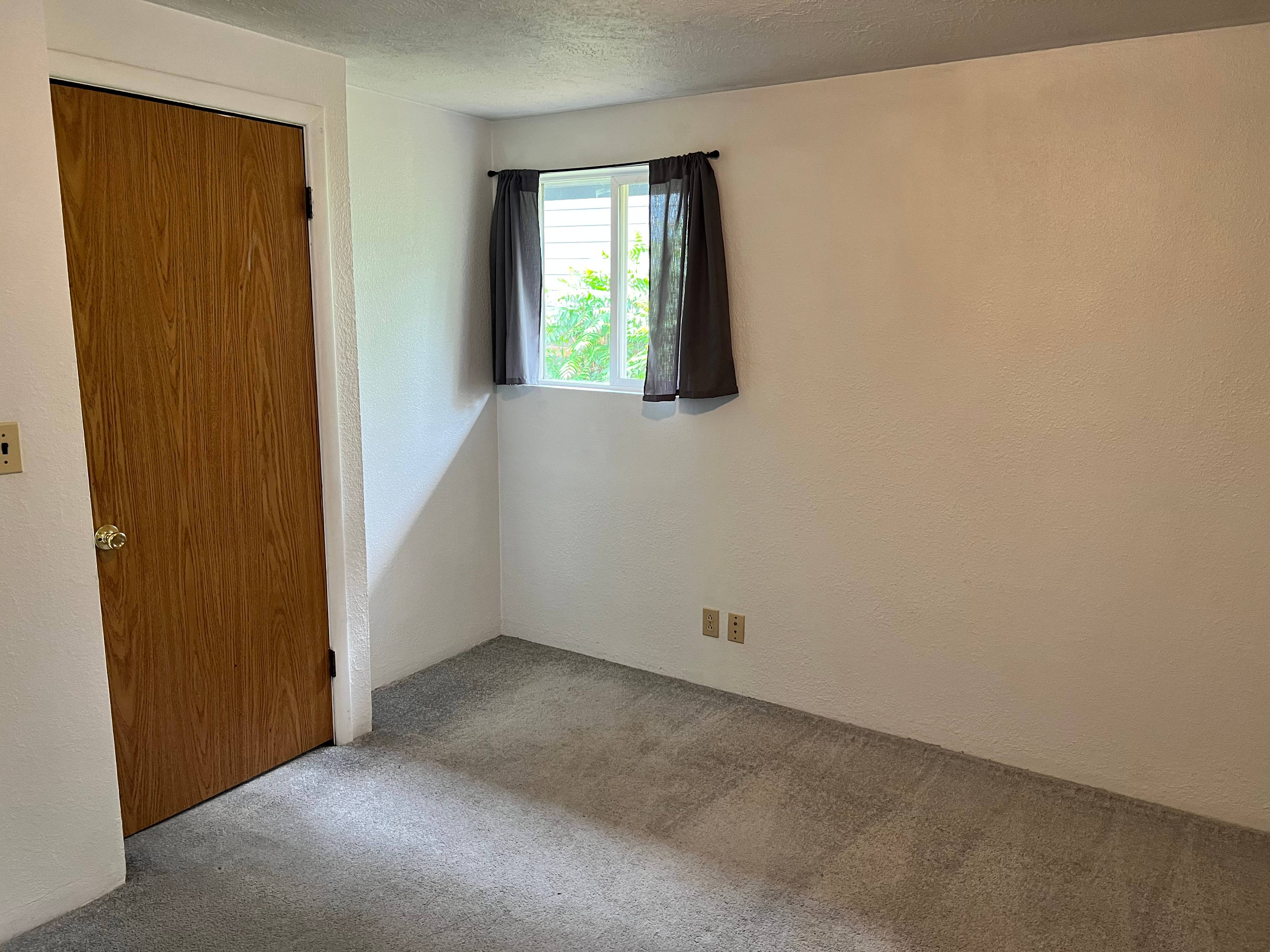$700 Nice Room — Available 11/1