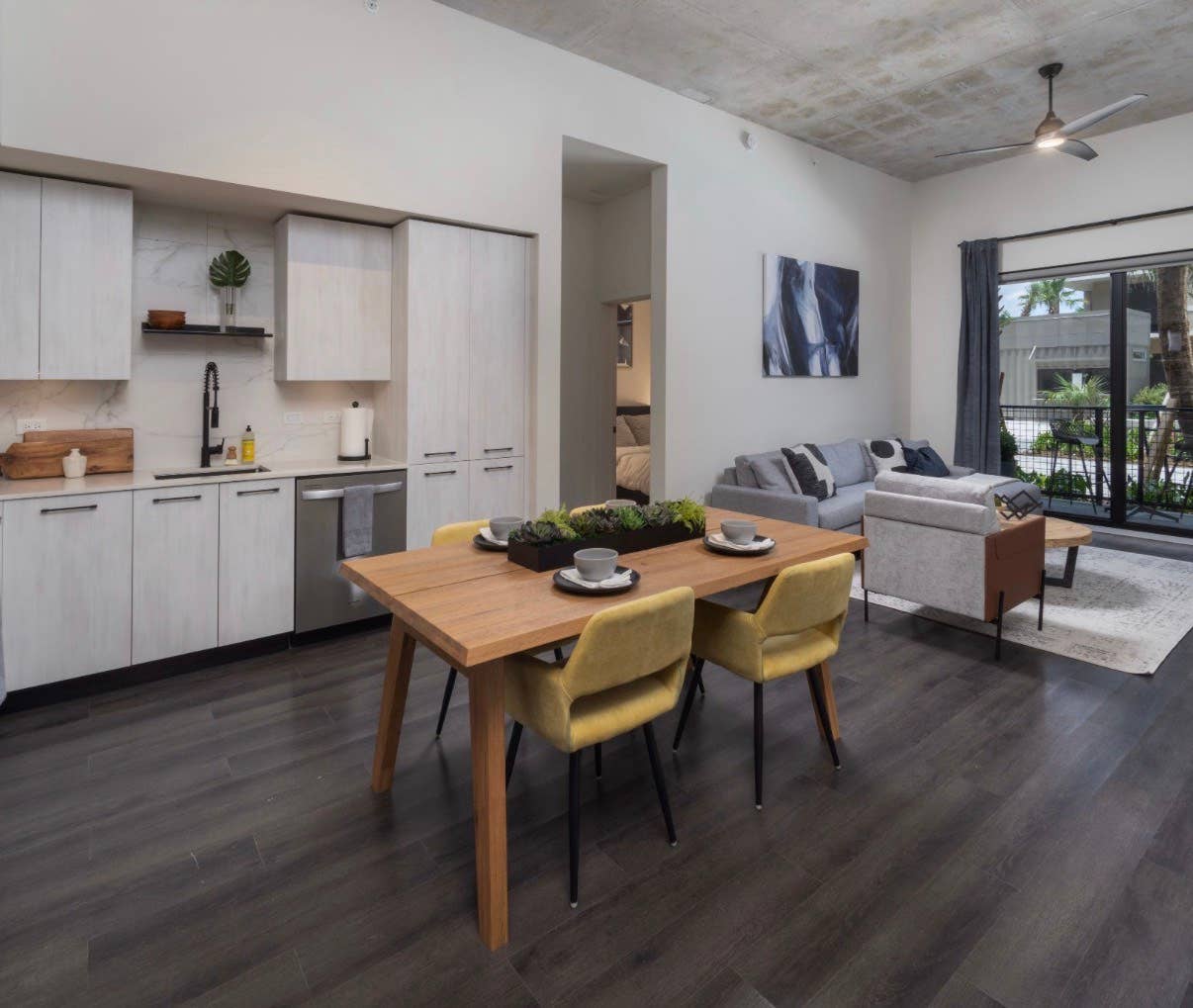 APARTMENT FOR SUBLEASE IN SOUTH MIA