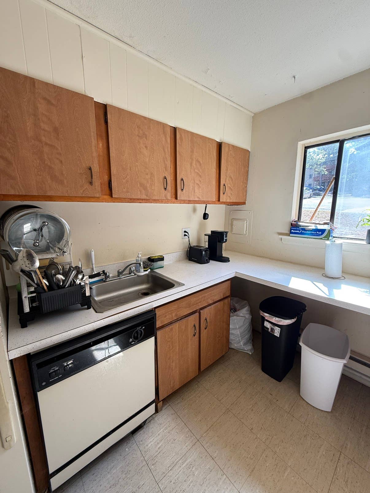 Looking for a roomate
