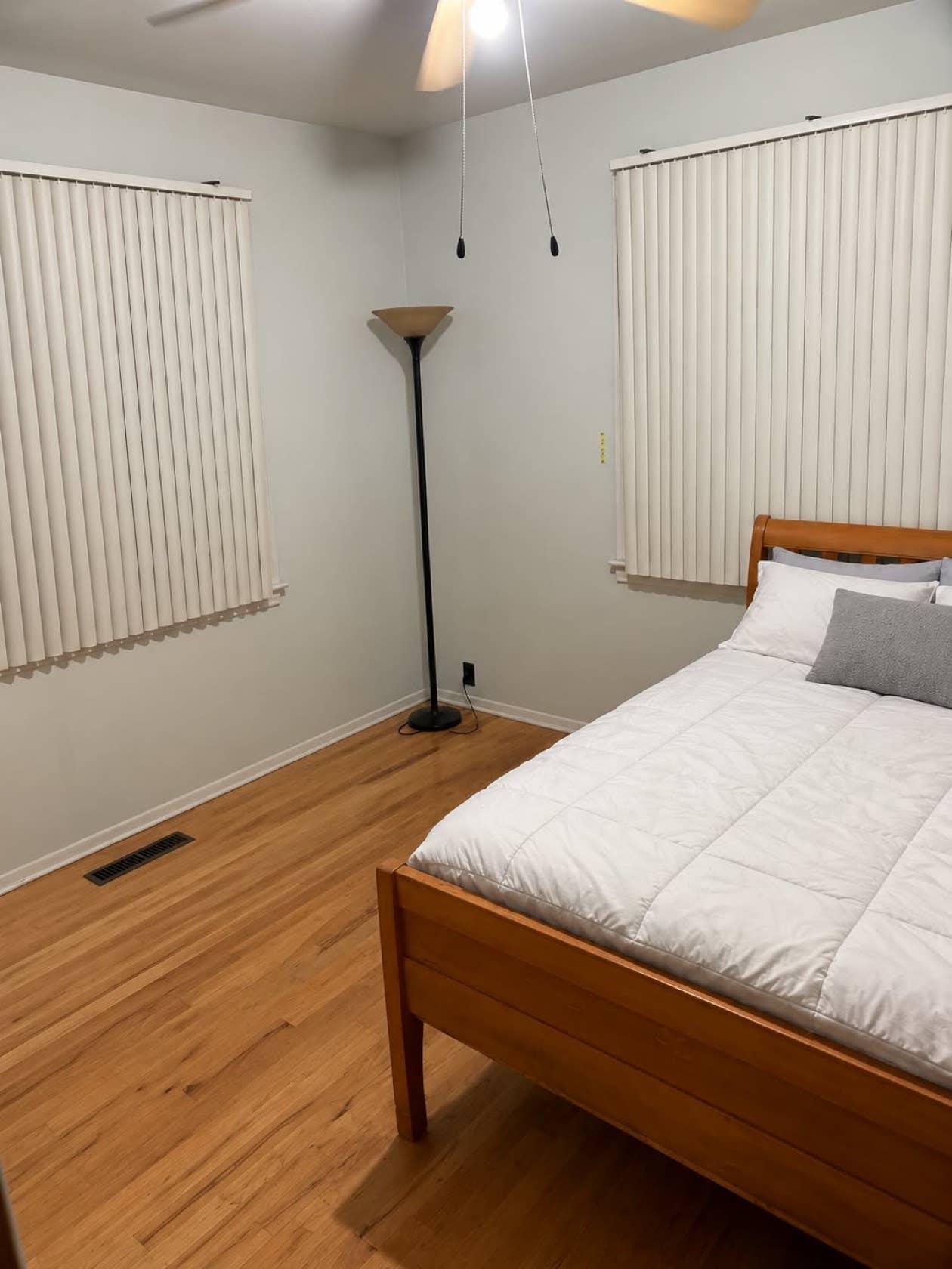 Private room~ 700 close to Airport