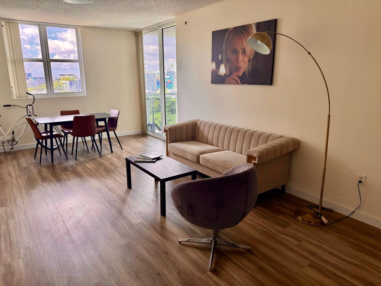 Private Room in Edgewater - Females