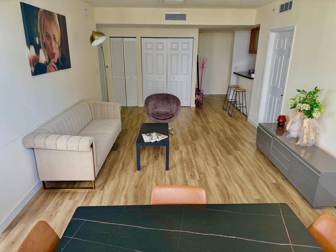 Private Room in Edgewater - Females