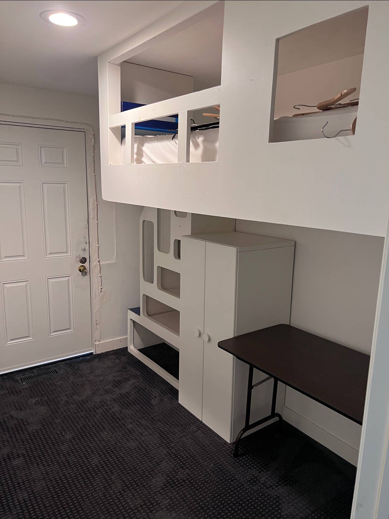 2 private rooms for rent