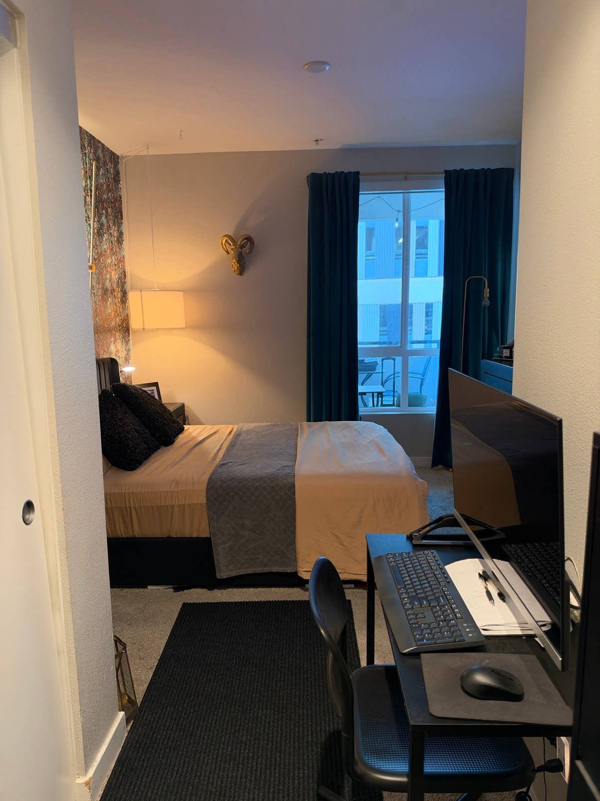 1 room for rent