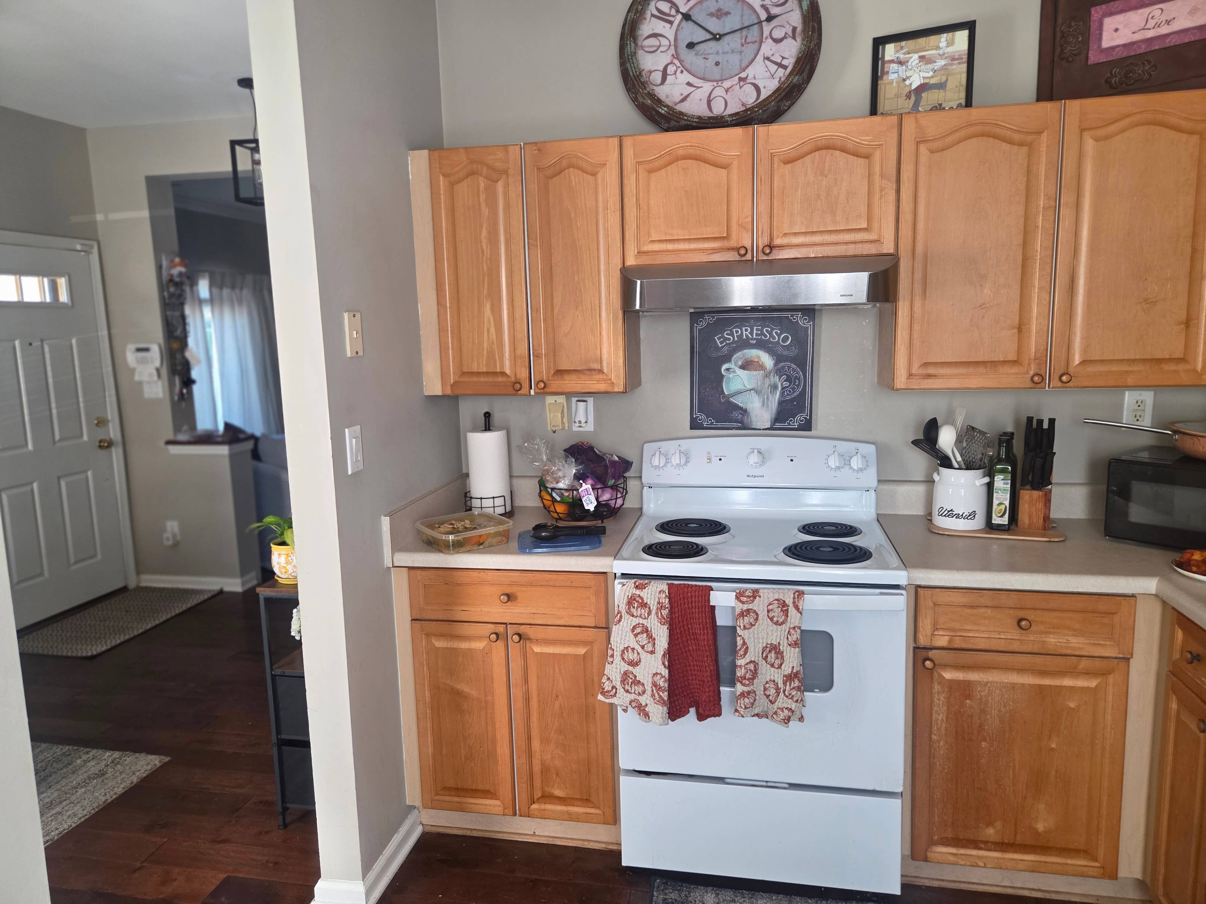 Upstairs unfurnished room for rent