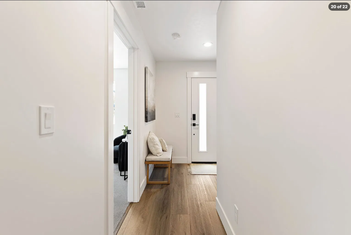 Looking 4 Female RoomateFloor2Self