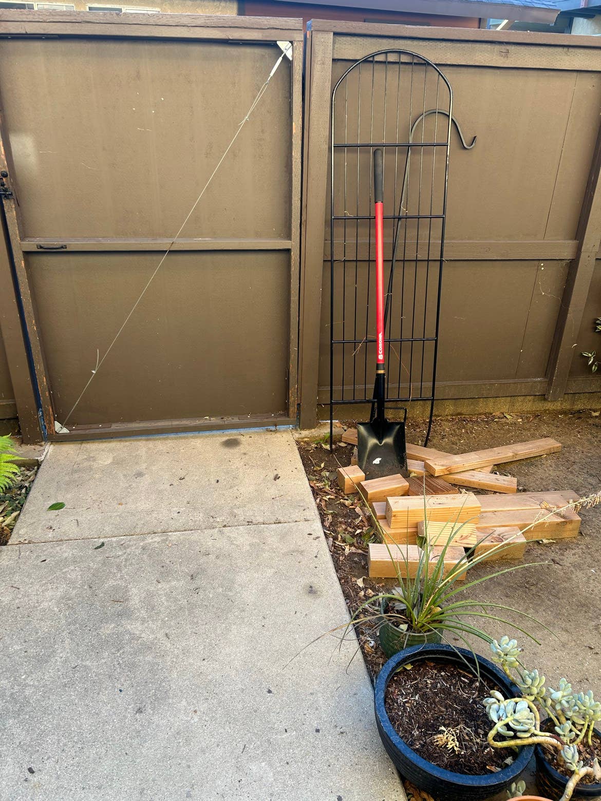 Looking for Roommate in Brea CA