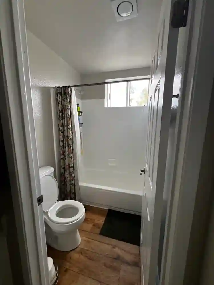 Looking for Roommate in Brea CA