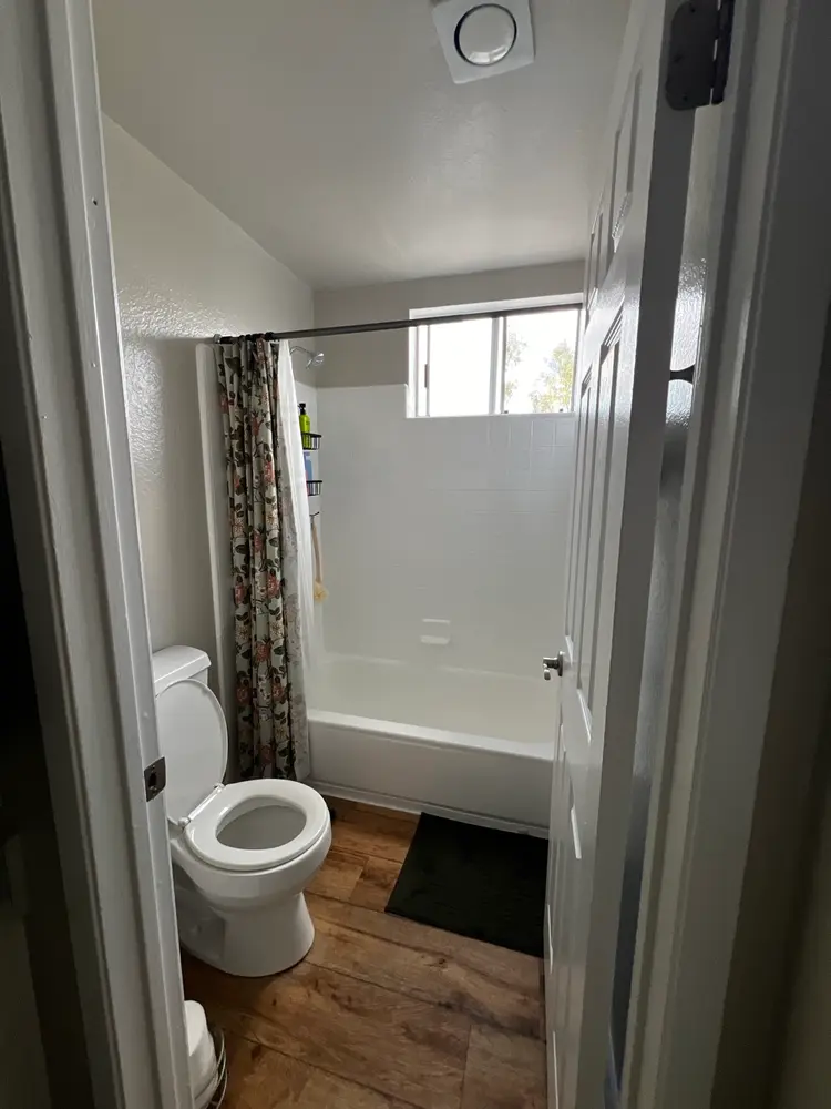 Looking for Roommate in Brea CA