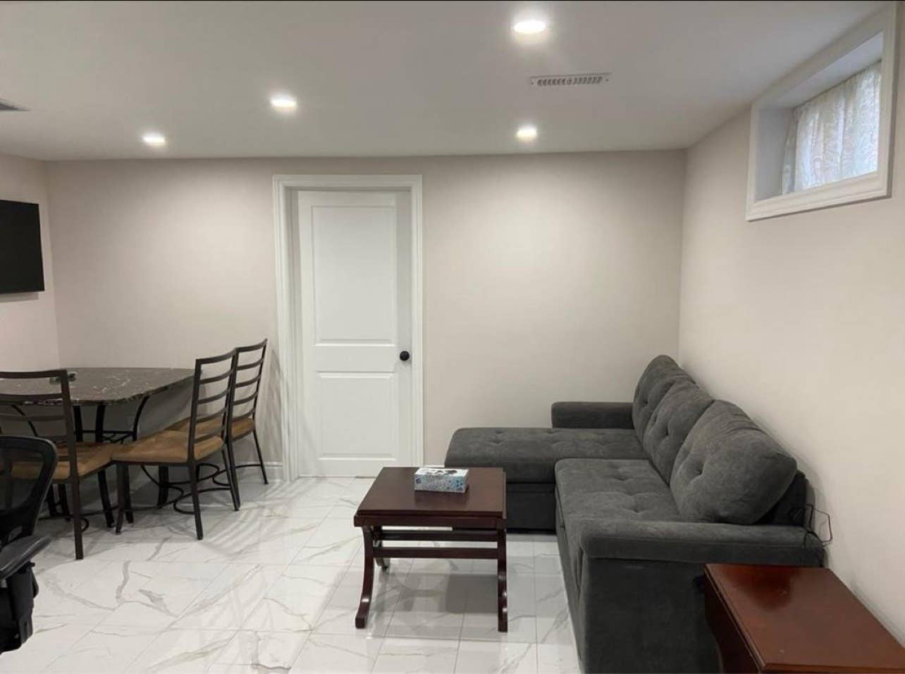 Private Cozy apartment awaits you!