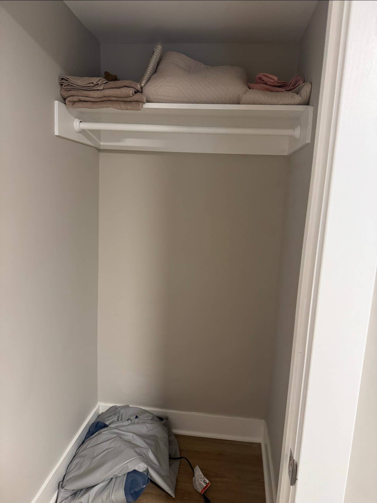 Furnished Woodley Park room