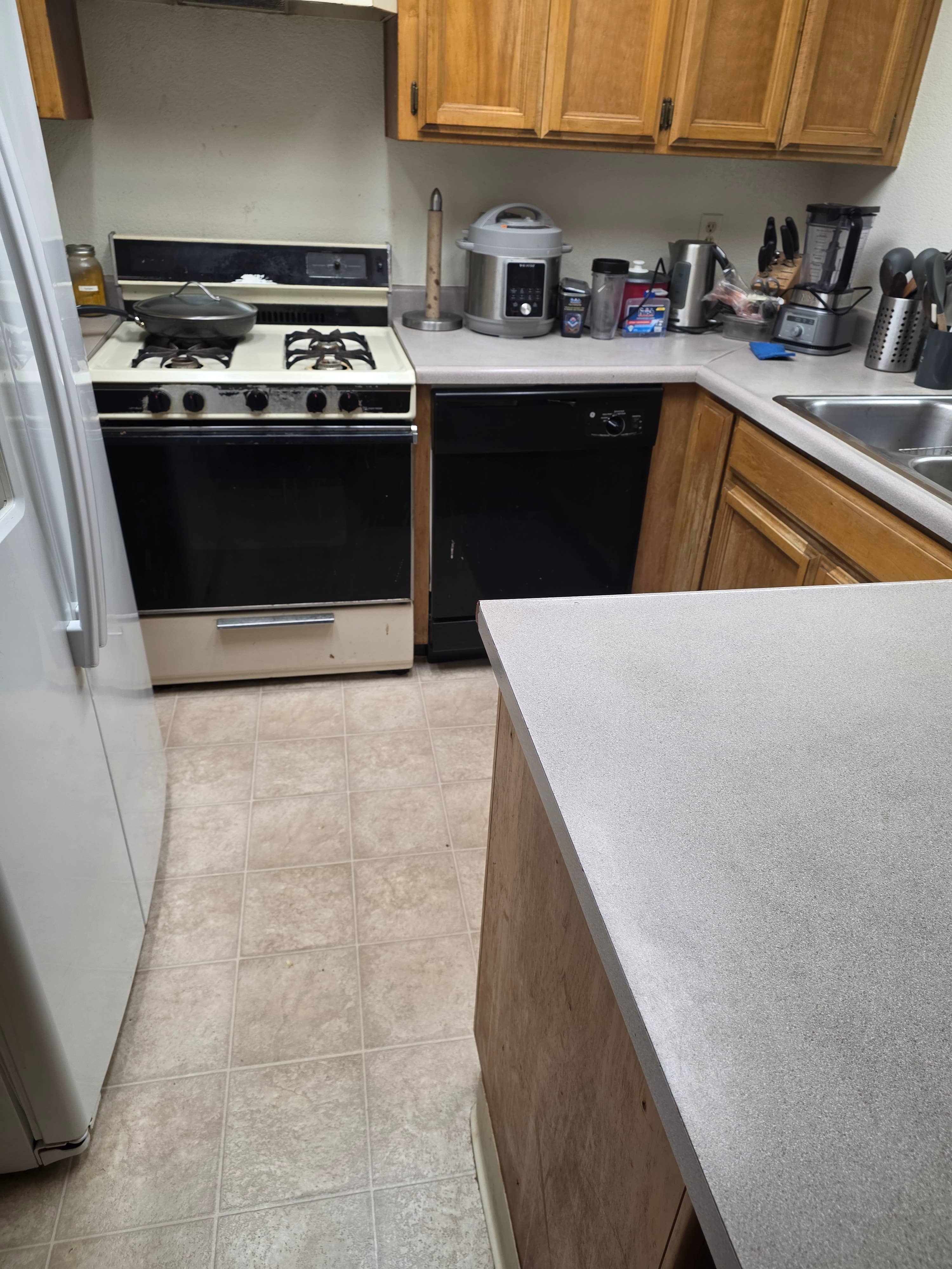 2 Bedrooms for the Price of 1!!!