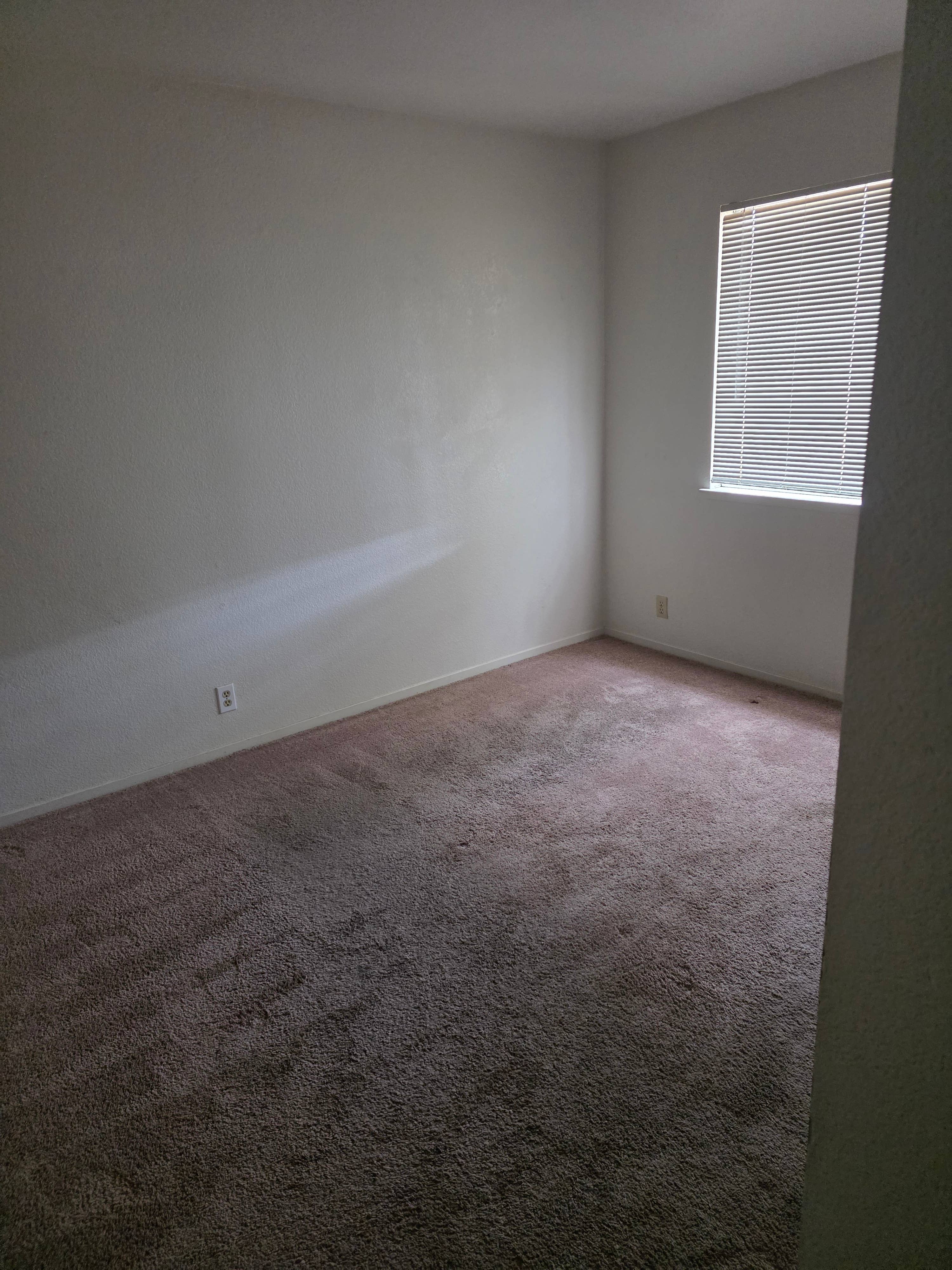 2 Bedrooms for the Price of 1!!!