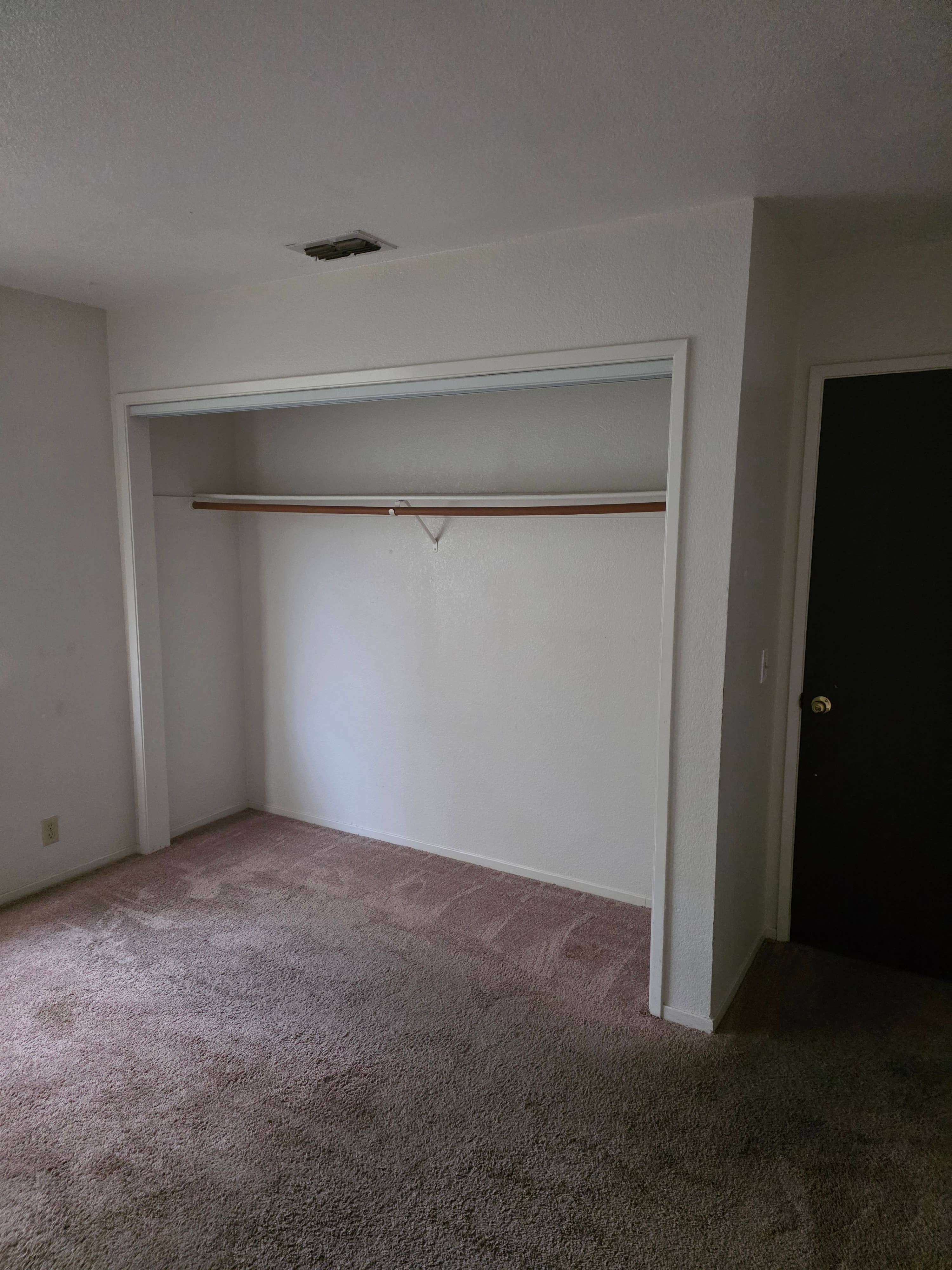 2 Bedrooms for the Price of 1!!!