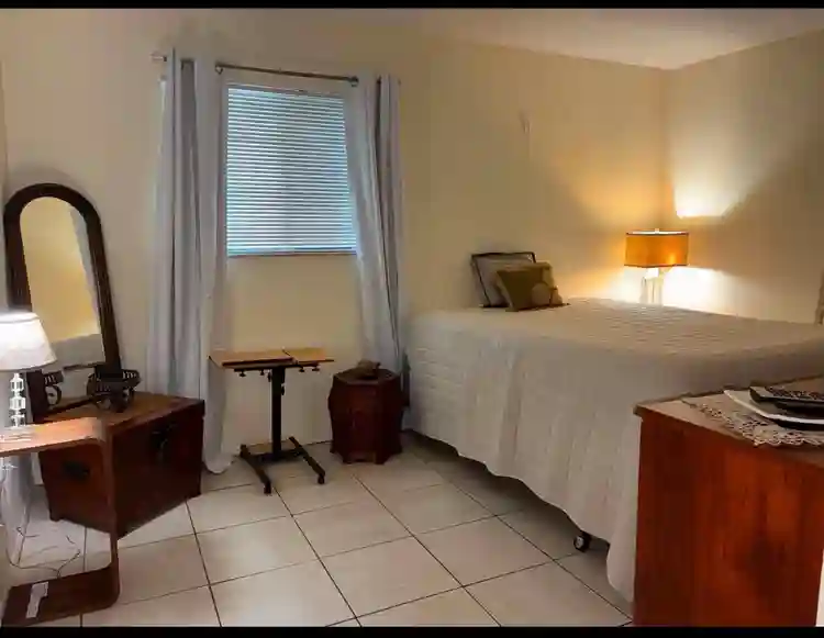 Renting a room Downtown Sarasota