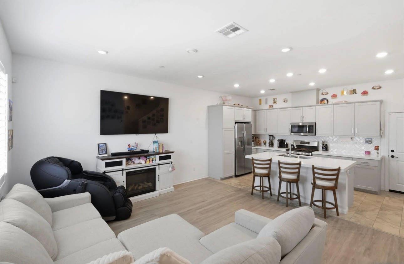 TOWNHOME FOR RENT - CHULA VISTA
