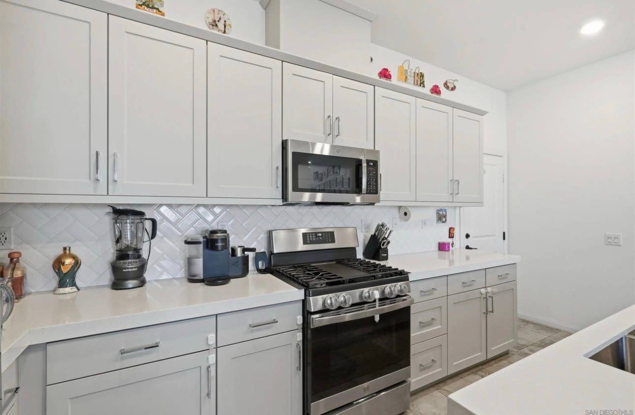 TOWNHOME FOR RENT - CHULA VISTA